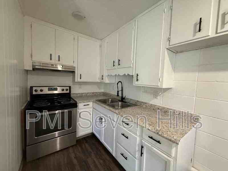 1510 Milton St #2 - Photo 6 of 15