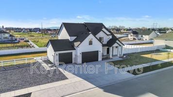 featured image of 275 W Center St