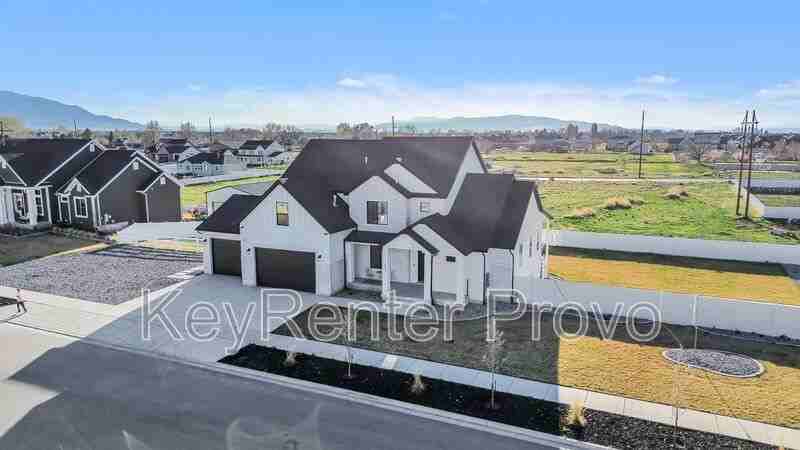 275 W Center St - Photo 5 of 35