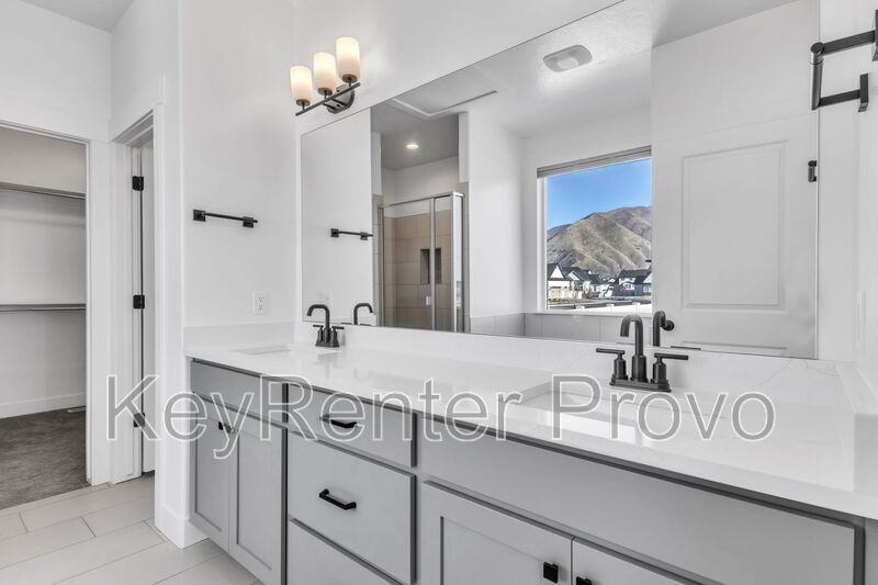 275 W Center St - Photo 6 of 35