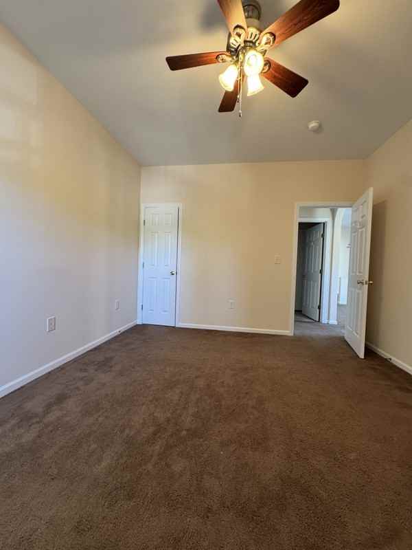 1109 Turtle Creek Rd #H - Photo 7 of 32