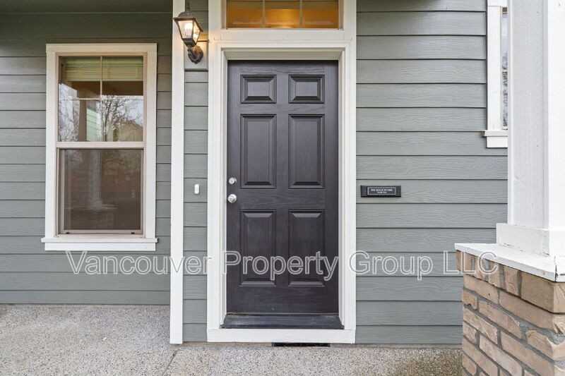 2713 Ne 87th Ave - Photo 2 of 27