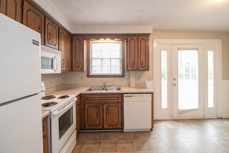 812 812 #C - Photo 6 of 21