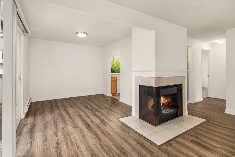 3124 Ne 147th St #A - Photo 3 of 12