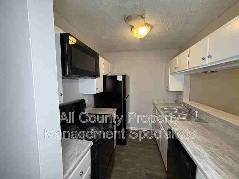 1307 Cactus Ave #5B - Photo 4 of 9