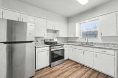 704 W Oak St - Photo 1 of 1