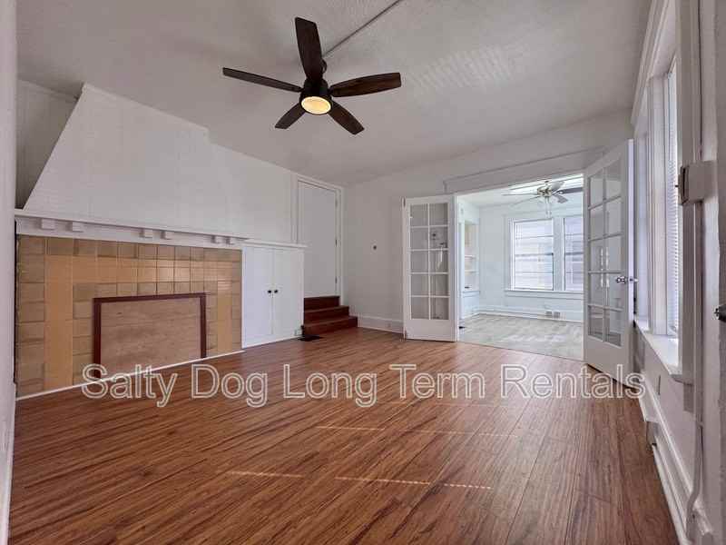 436 N Grandview Ave #1 - Photo 3 of 32
