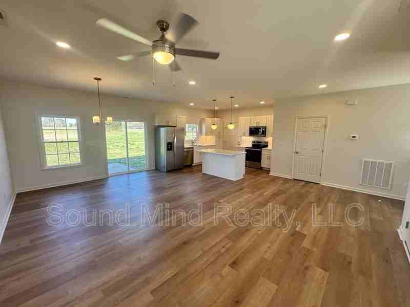 204 Landmark Dr - Photo 3 of 16