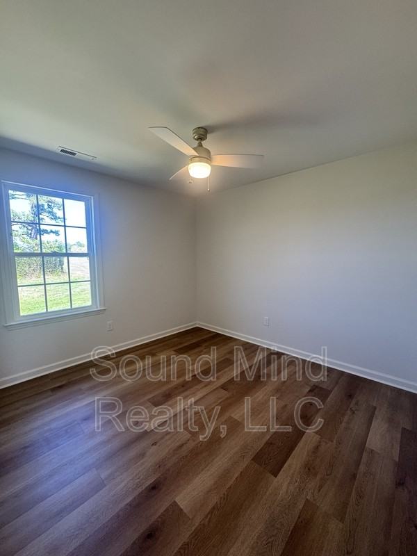 204 Landmark Dr - Photo 6 of 16