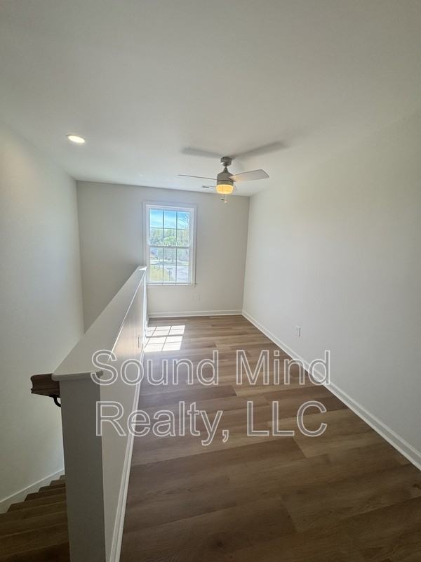 204 Landmark Dr - Photo 7 of 16