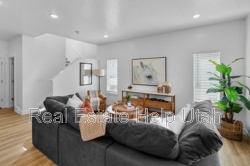 281 Westnorth - Photo 3 of 17