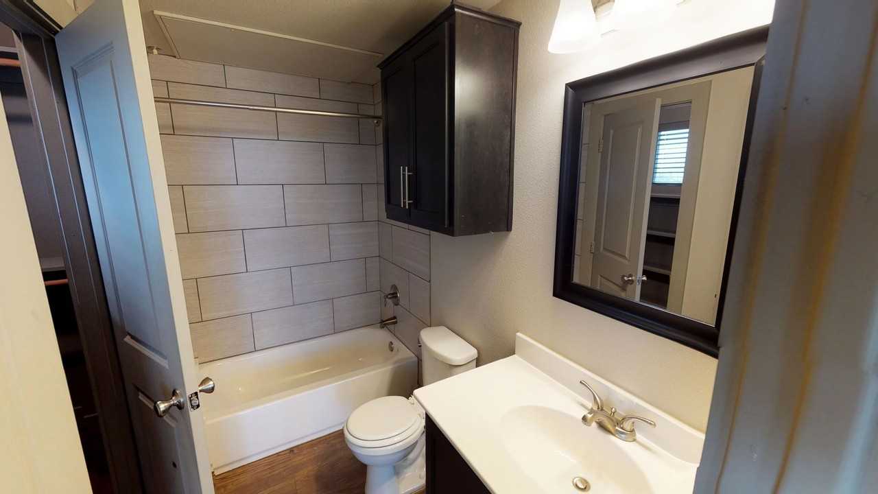 Greenlee Heights Apartments - Photo 7 of 36