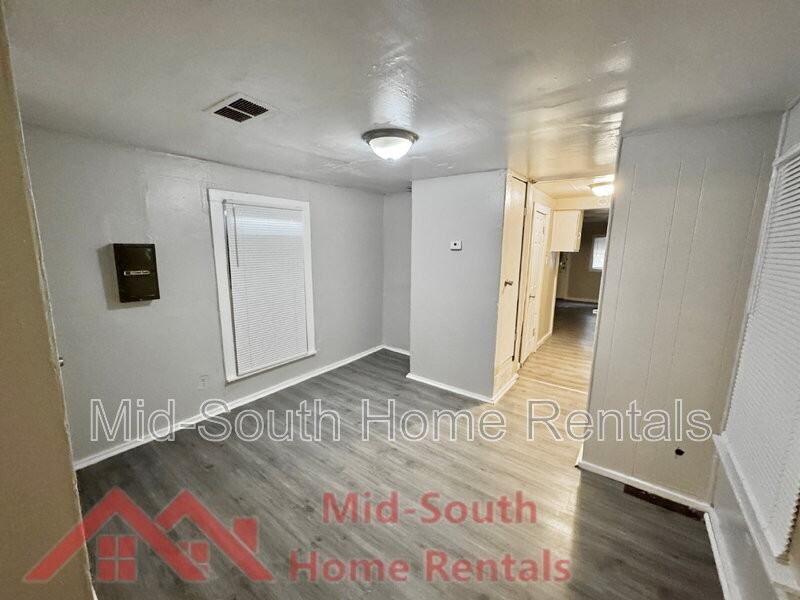 1536 Brookins St - Photo 6 of 15