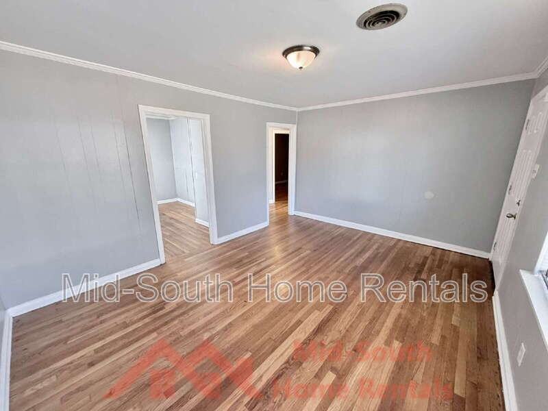 2054 Benford St - Photo 4 of 22