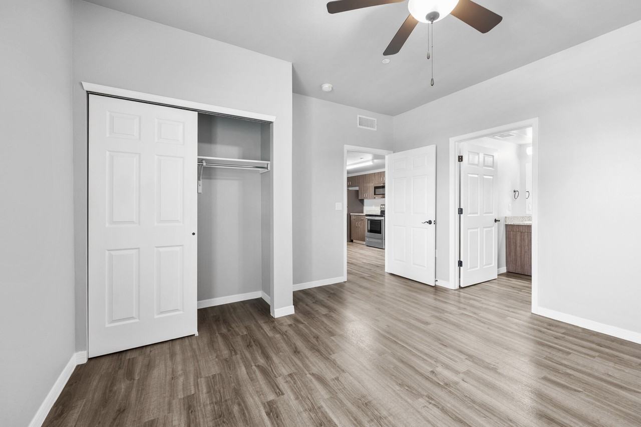 DISTRICT AT PELLICANO - Photo 7 of 48