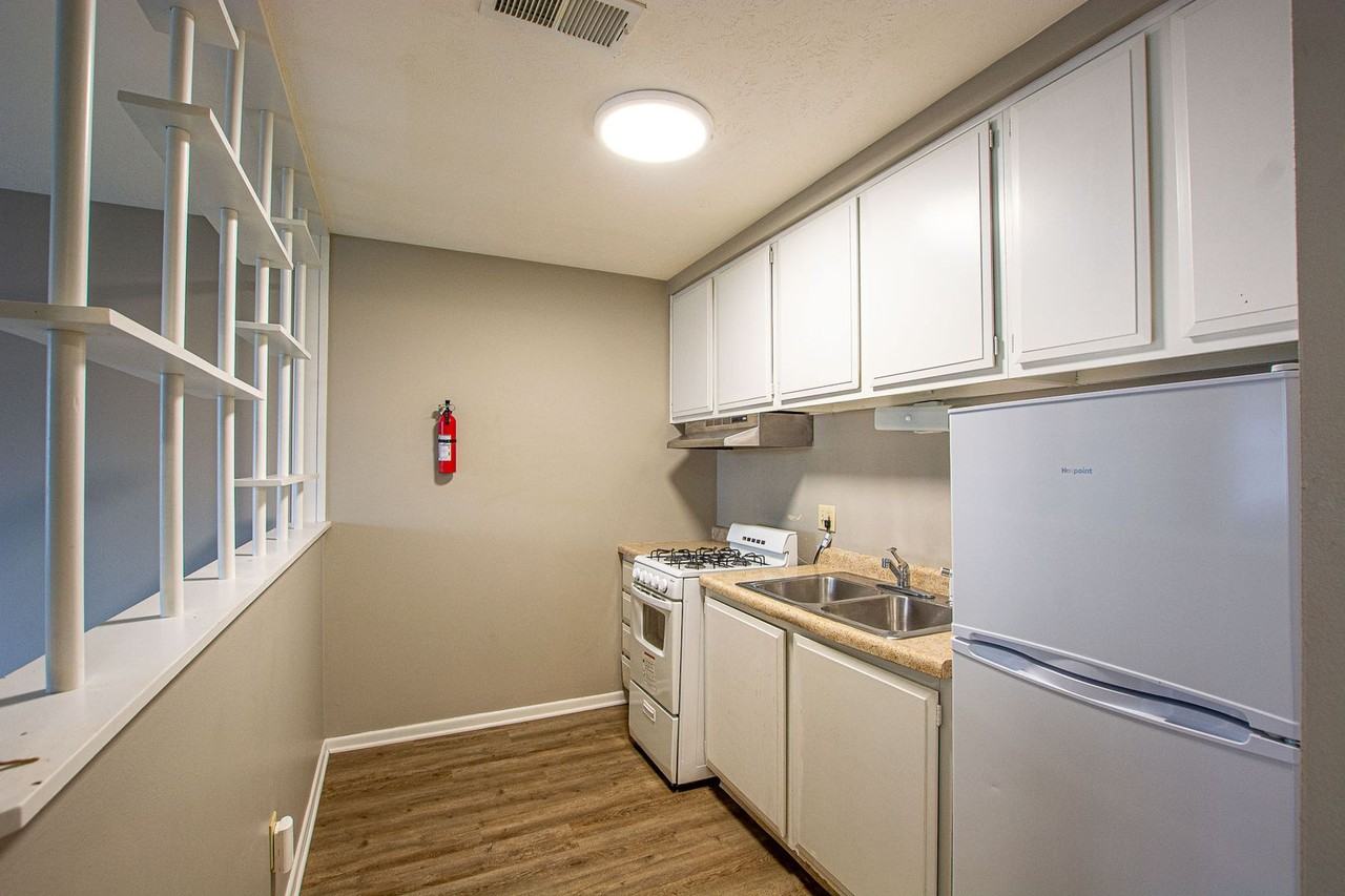 Kelli Gene Apartments, 1308 North 40th Street - Photo 7 of 25