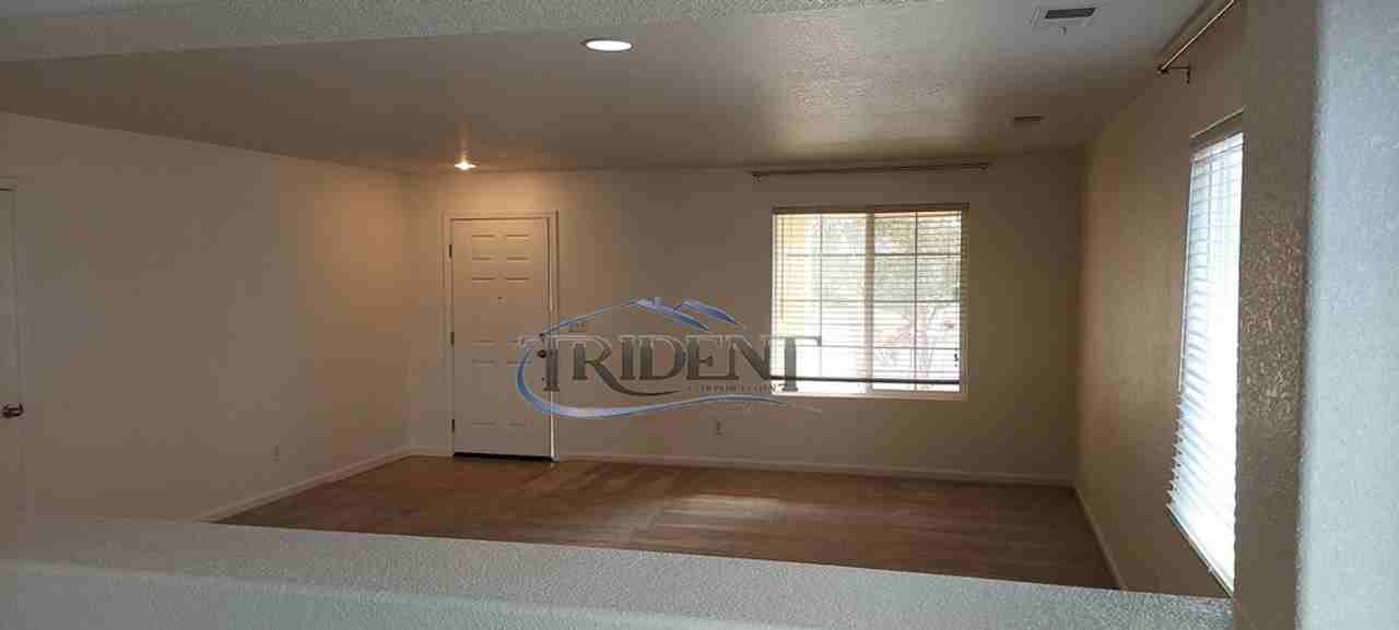 1430 Minories Dr - Photo 2 of 24