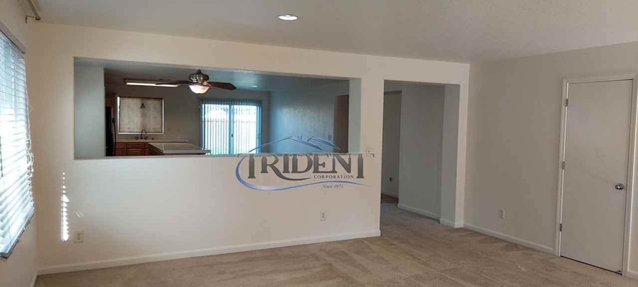 1430 Minories Dr - Photo 3 of 24