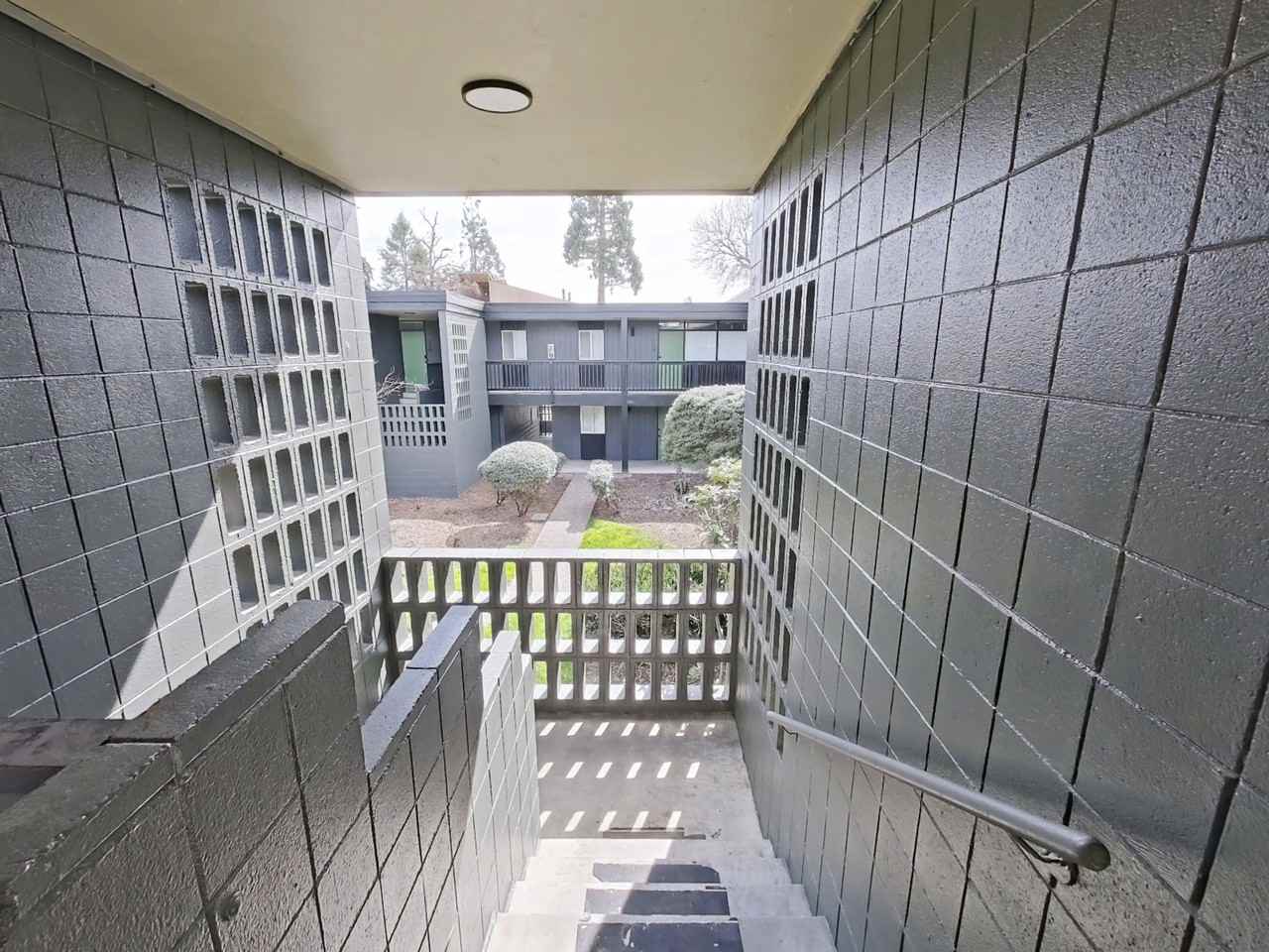 University Manor - Photo 6 of 19