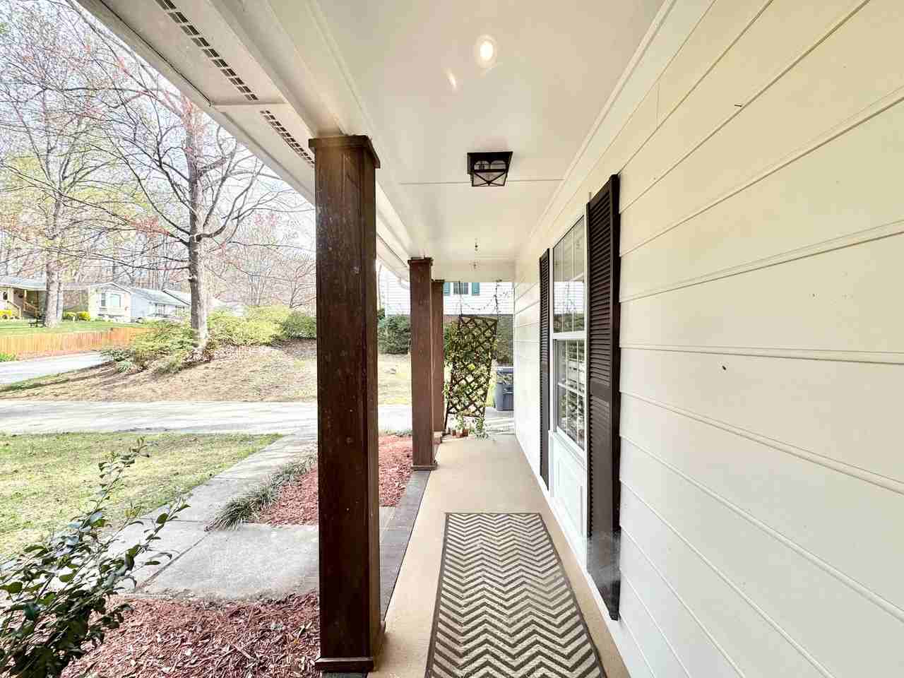 1819 Kello Dr - Photo 2 of 19