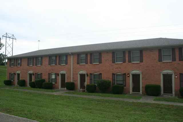 235 CALUMET DR - P2 - Photo 2 of 2