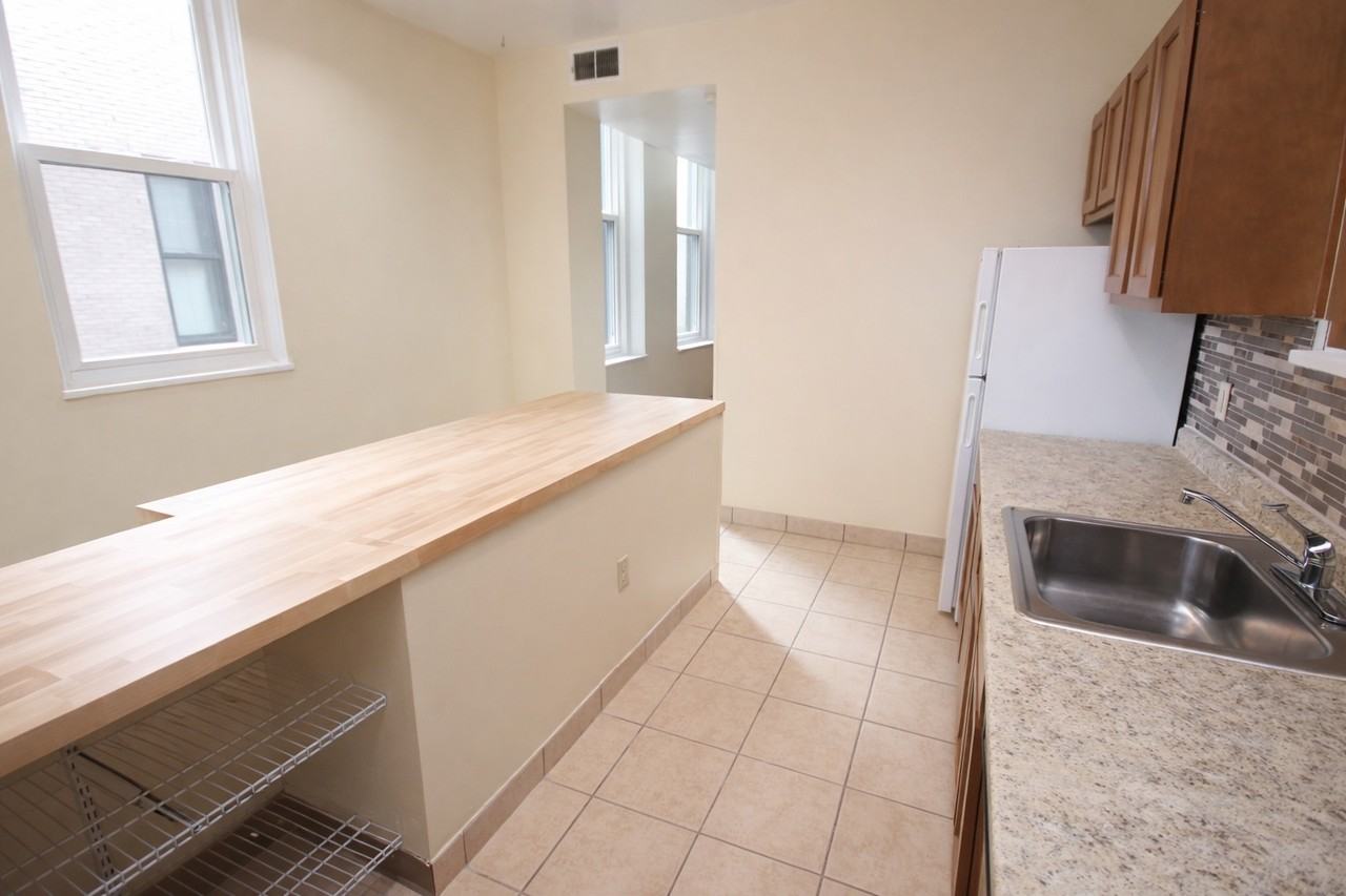 ASHLEY PLACE -- 080 - Photo 5 of 12