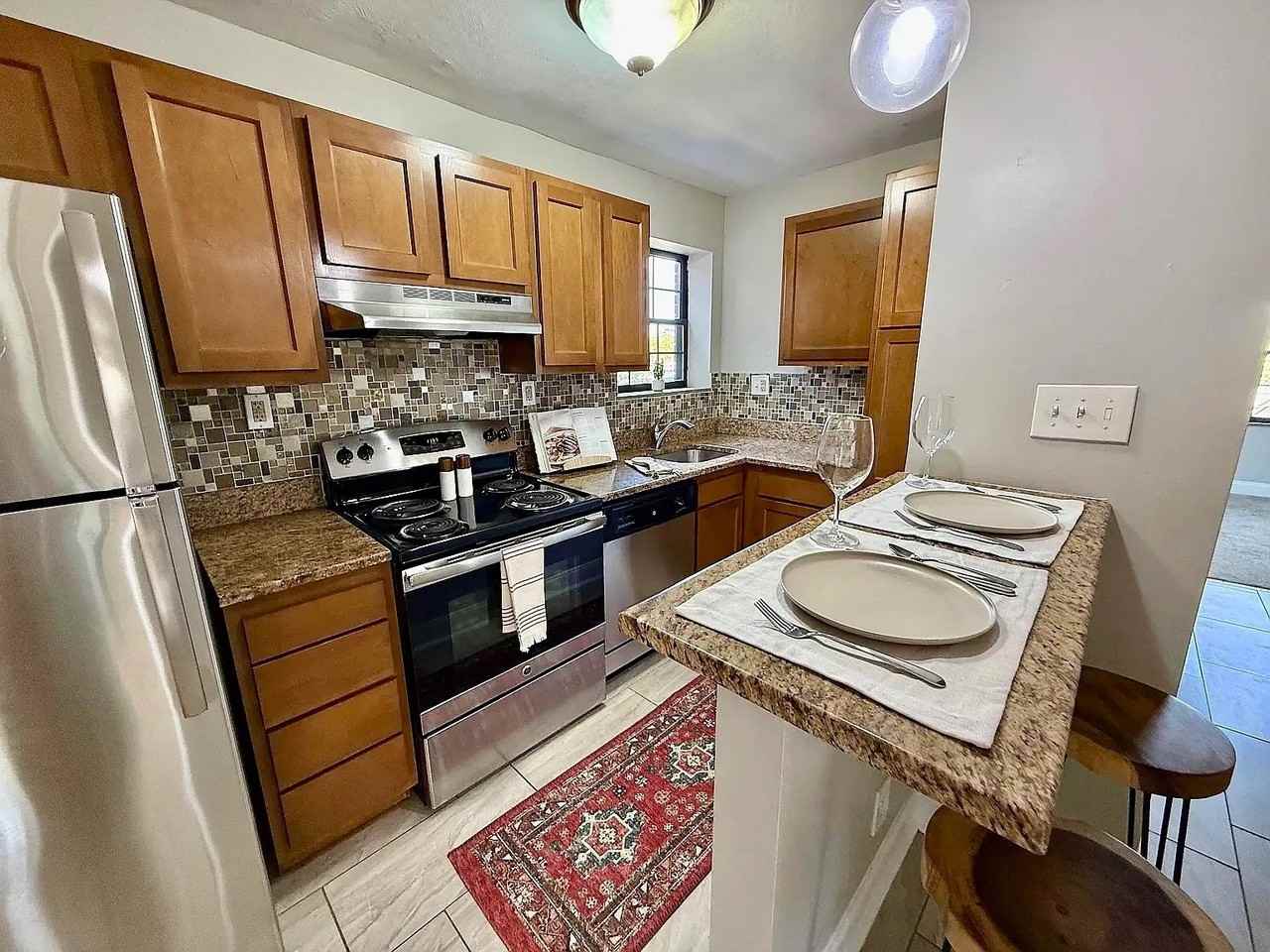 WINSTON APARTMENTS -- 022 - Photo 4 of 27