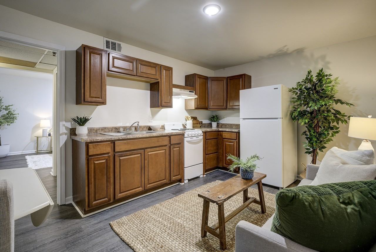 The Reeves - Photo 2 of 25