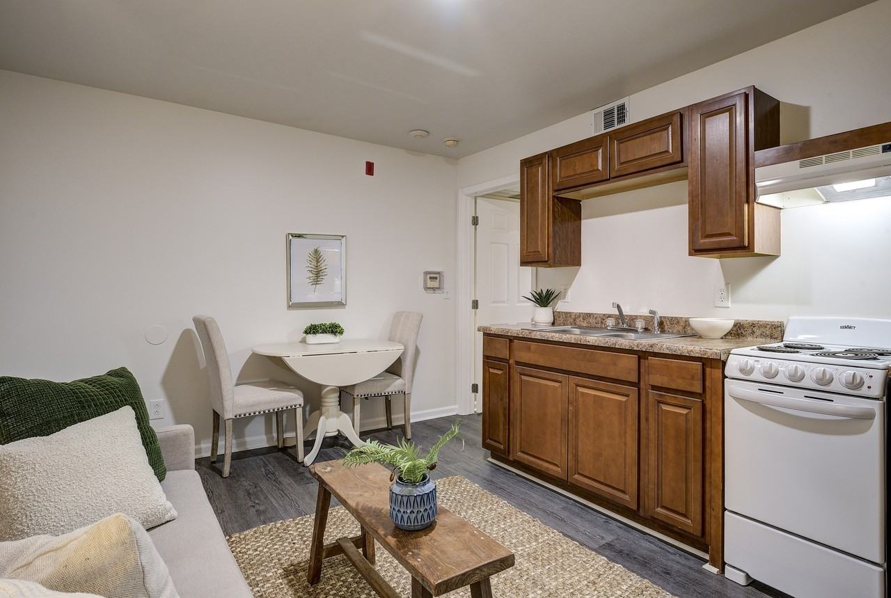 The Reeves - Photo 3 of 25