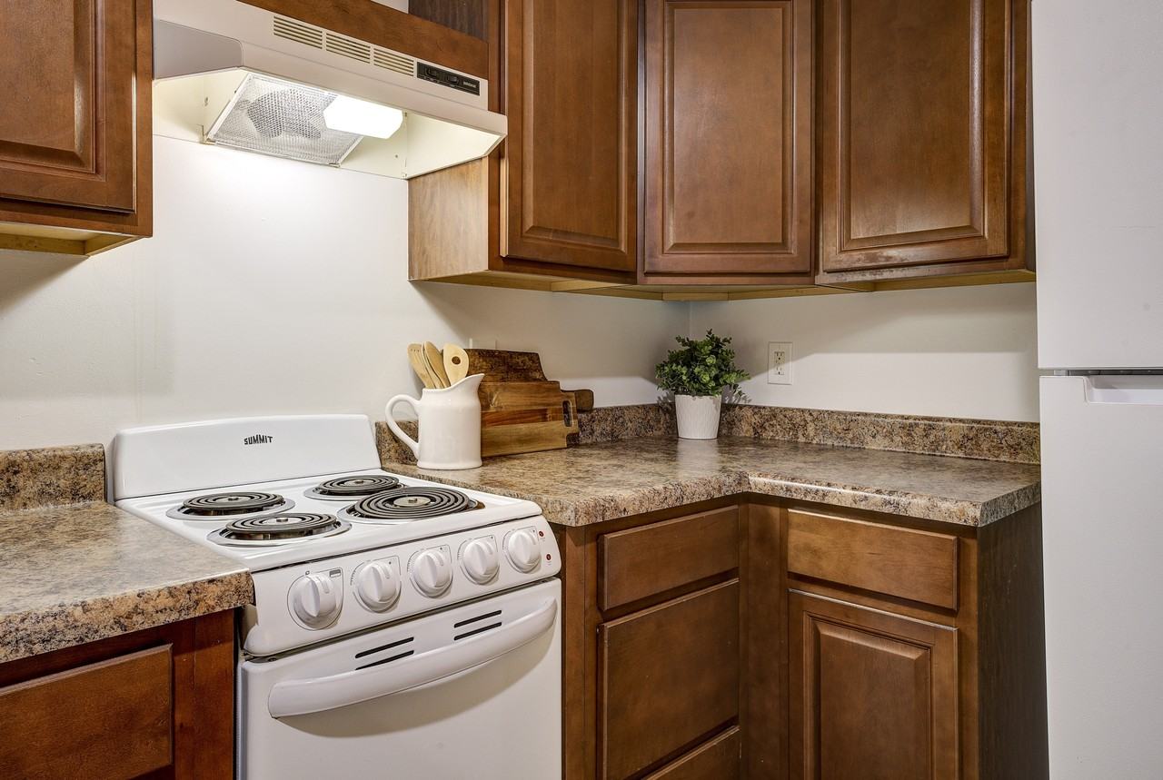 The Reeves - Photo 5 of 25