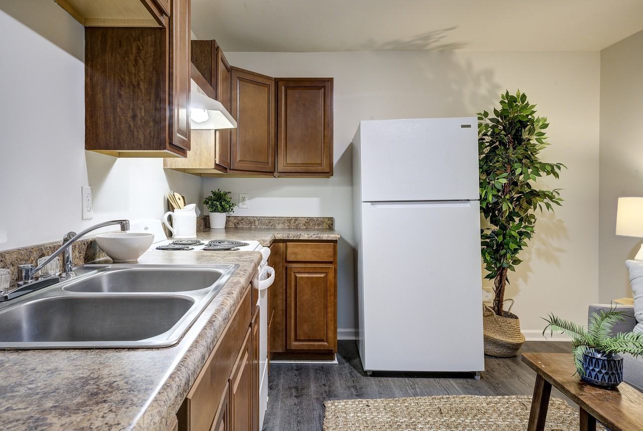 The Reeves - Photo 6 of 25