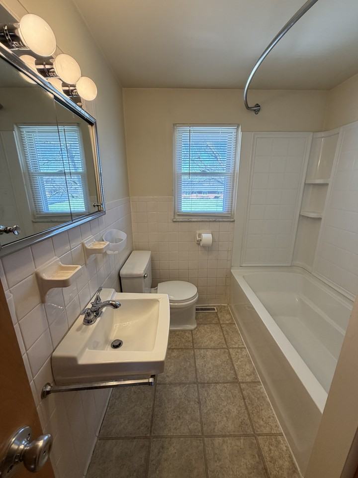 400 Pickrelltown St. - Photo 5 of 5