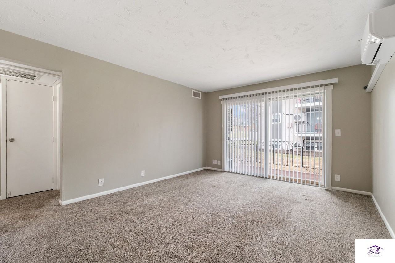 BELLEVUE 36 APARTMENTS - Photo 5 of 10