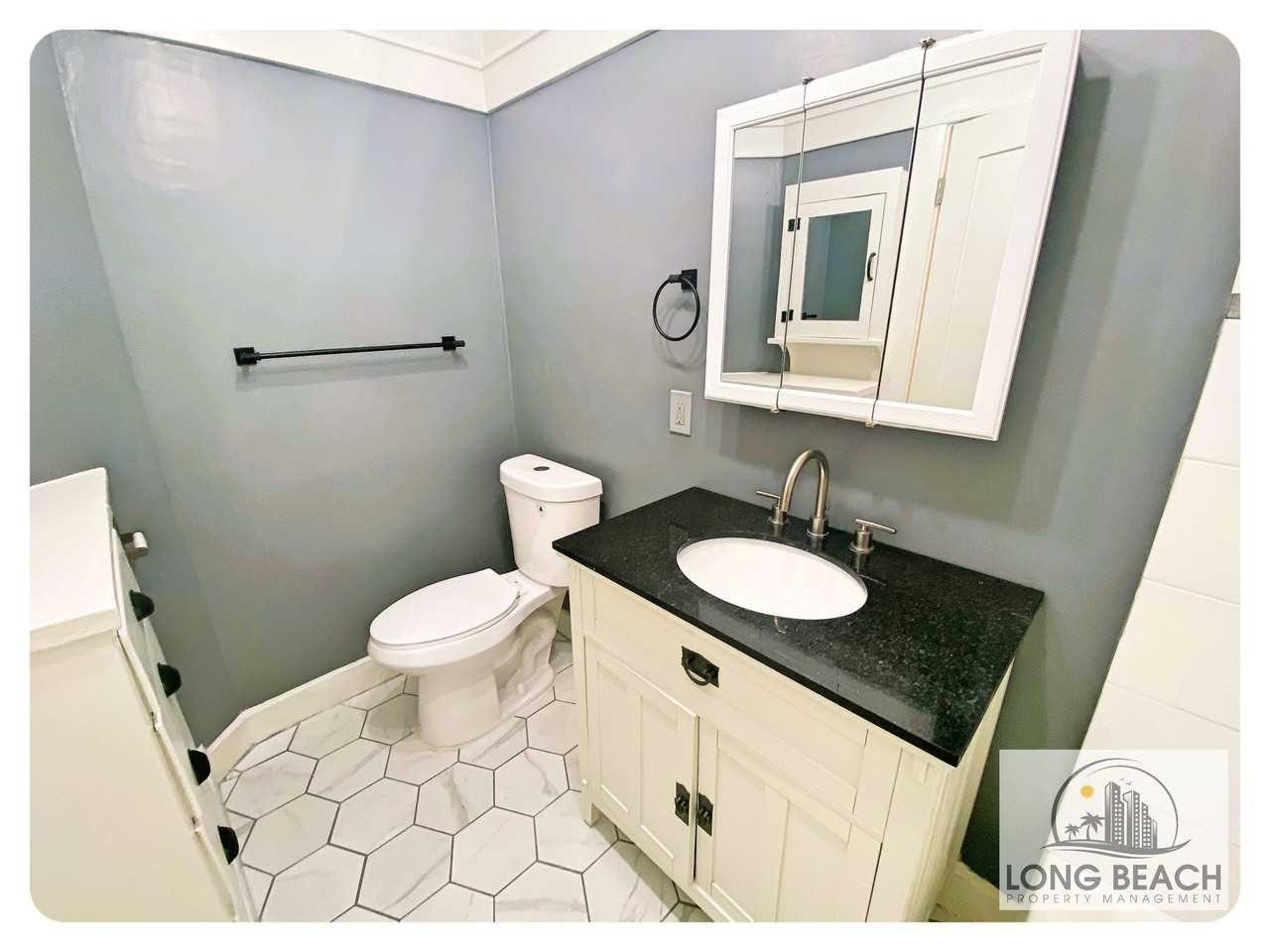 1703 East Broadway - Photo 4 of 19