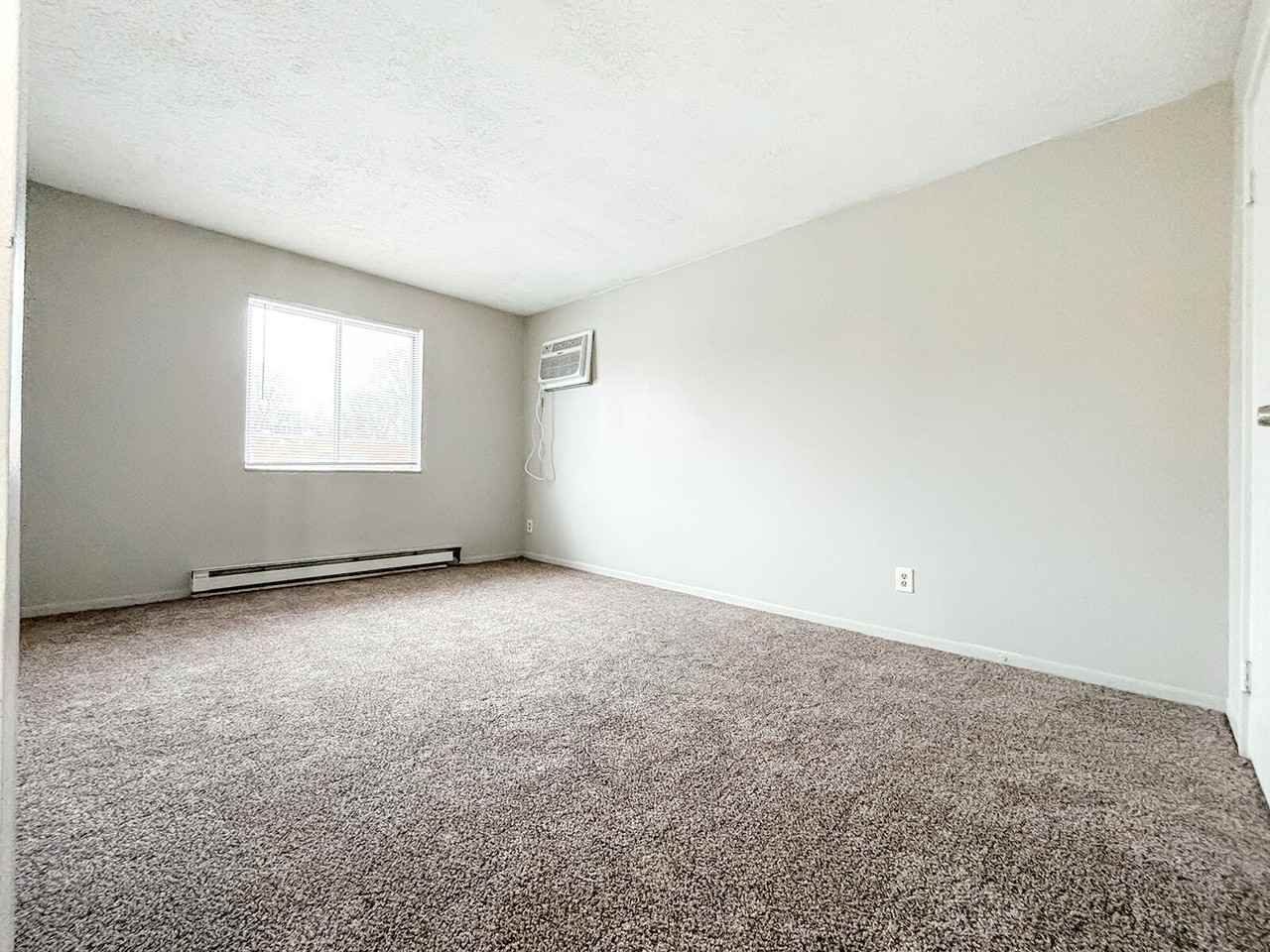 2846 Harrison Avenue - Photo 4 of 7