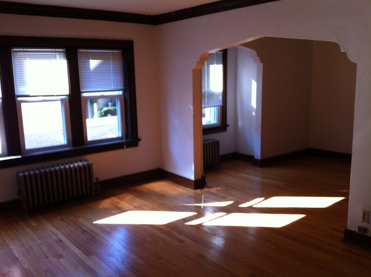 2927 S Delaware Ave - Photo 3 of 17