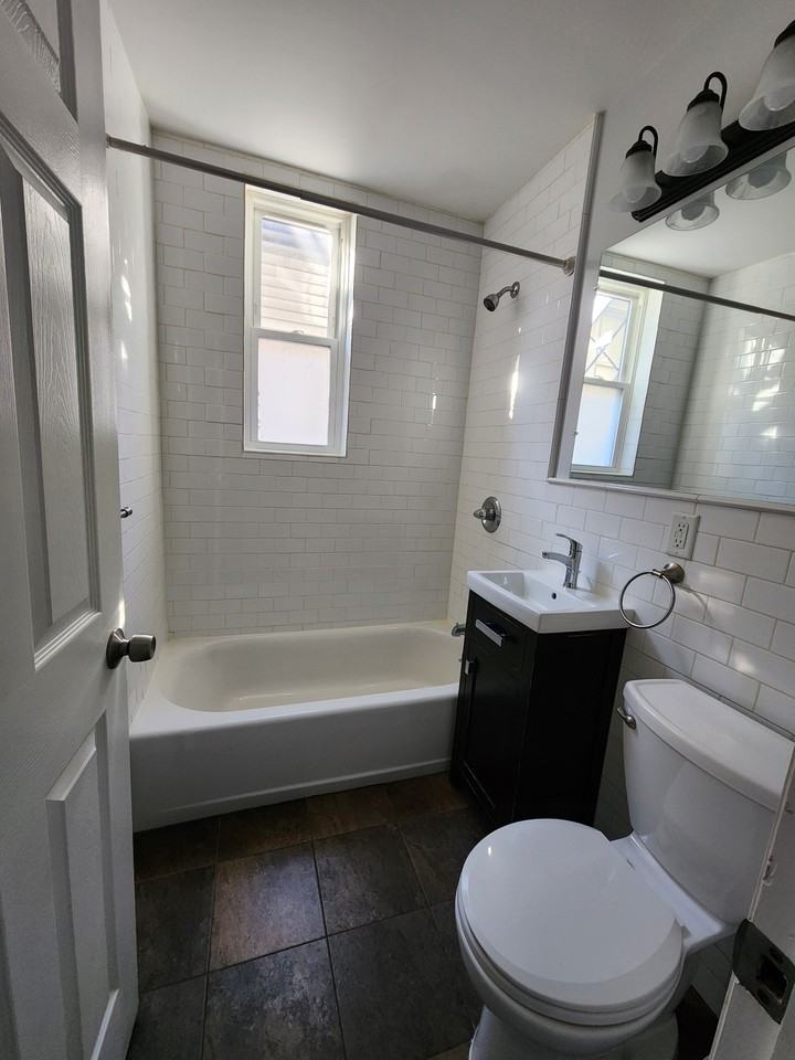 7628 John F. Kennedy Boulevard - Photo 3 of 10