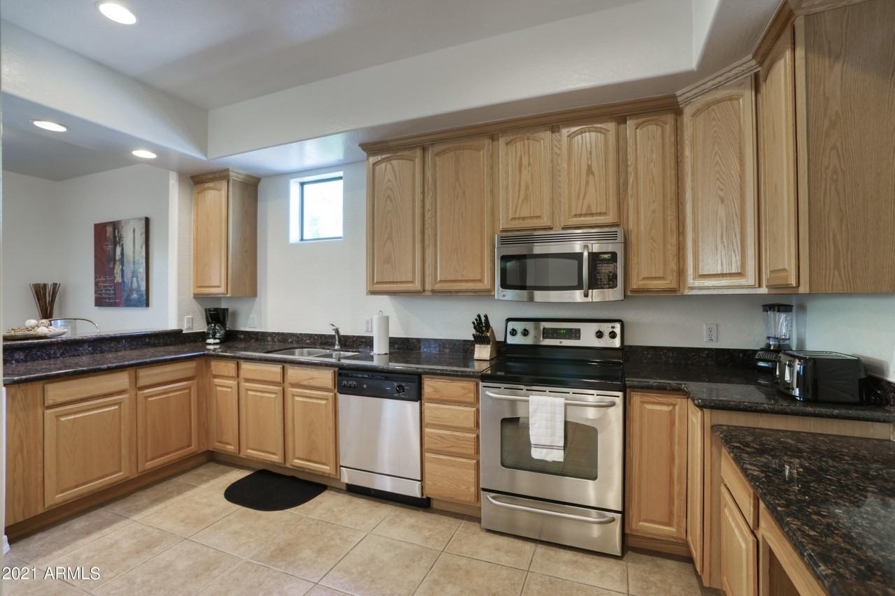 13616 N Hamilton Drive - Photo 2 of 16