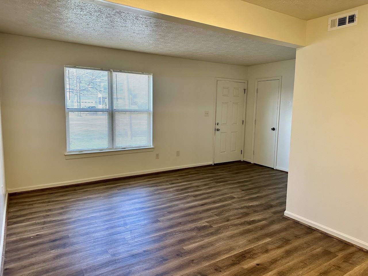 2014 E. Pembroke Ave - Photo 5 of 25