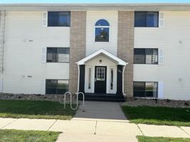 featured image of OakLee Apartment Homes