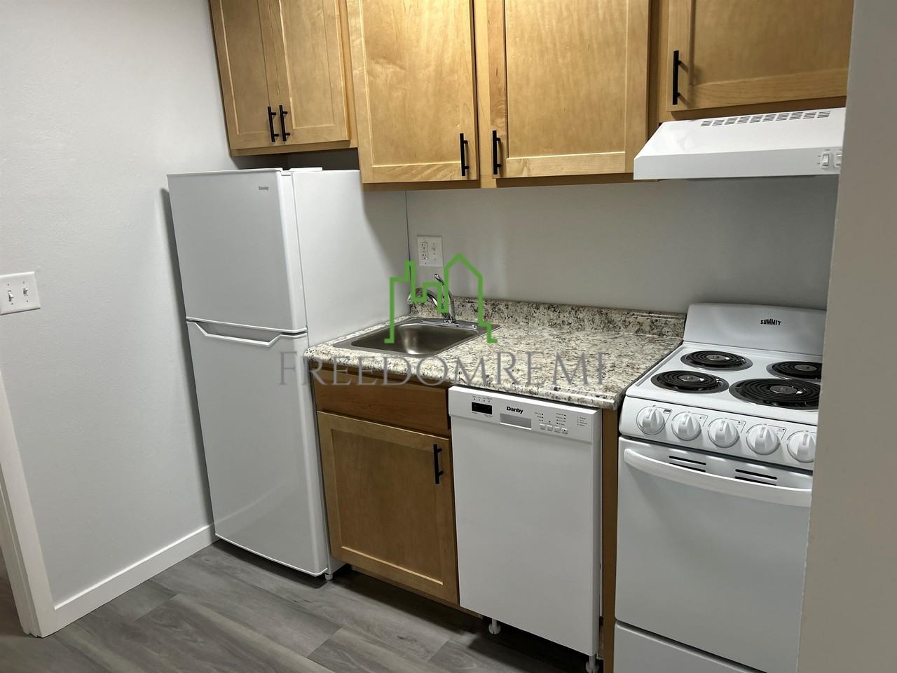 Medallion Apartments - Photo 4 of 20