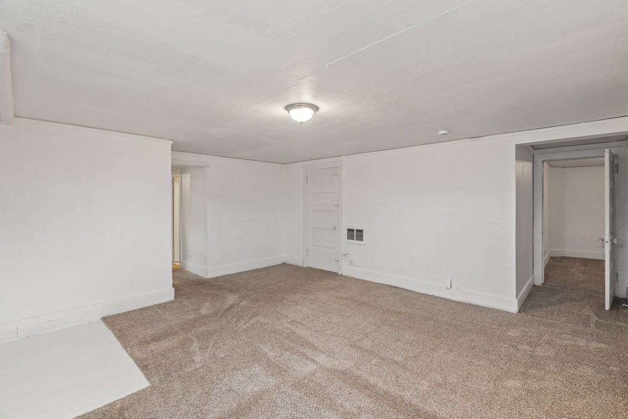 122 West Second Street - Photo 3 of 17