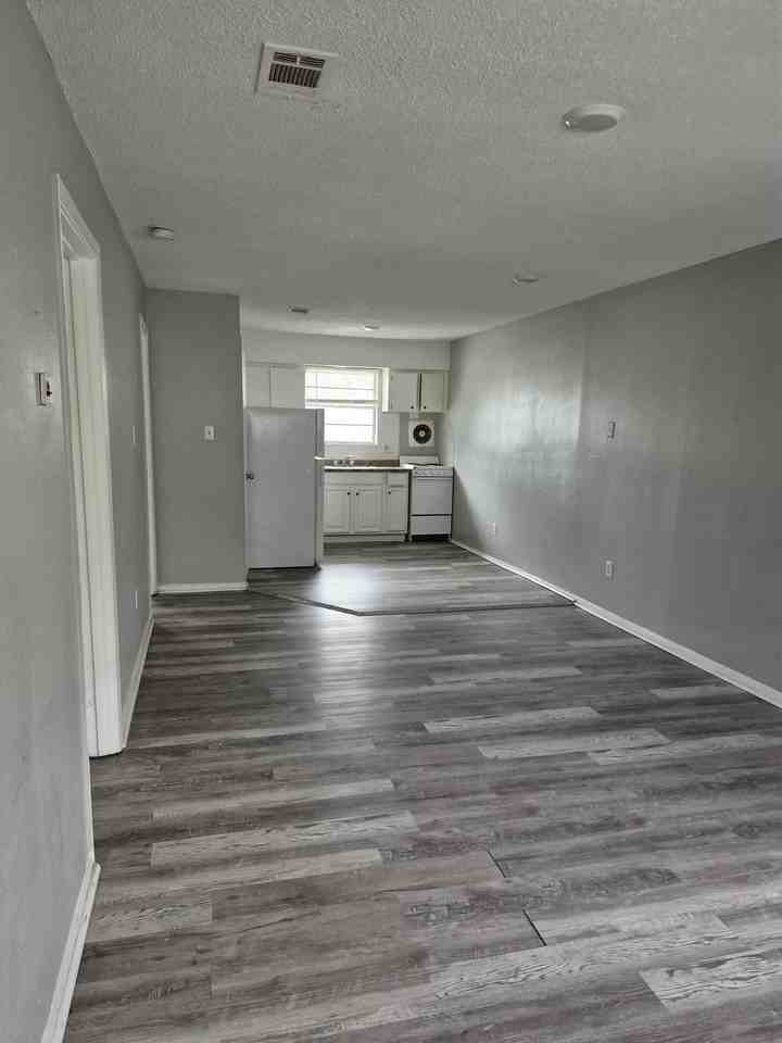 Elmwood Apartments - Photo 2 of 28