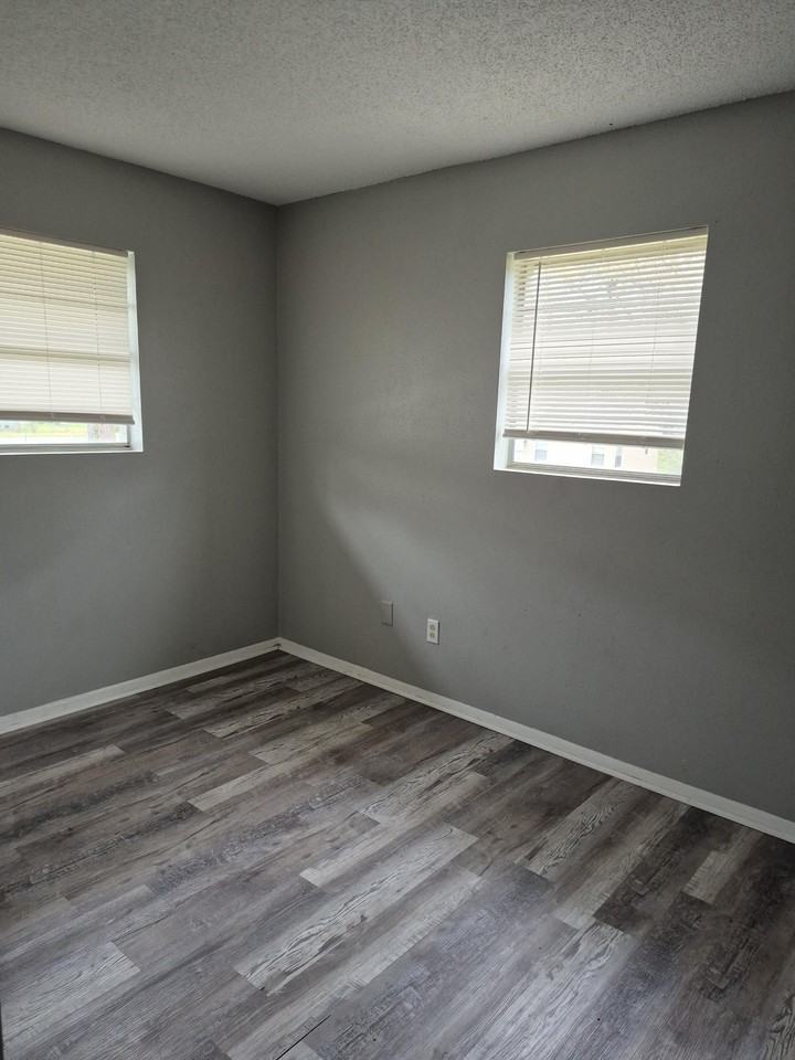 Elmwood Apartments - Photo 5 of 28