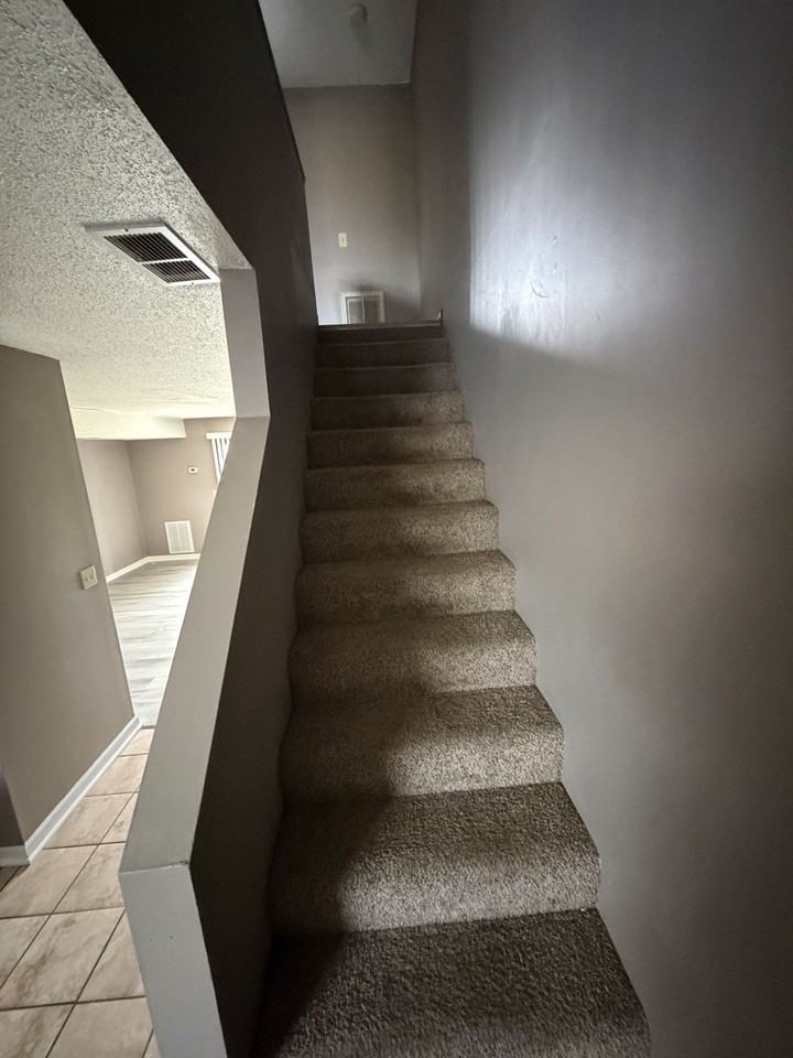 105 New Street - Photo 4 of 8