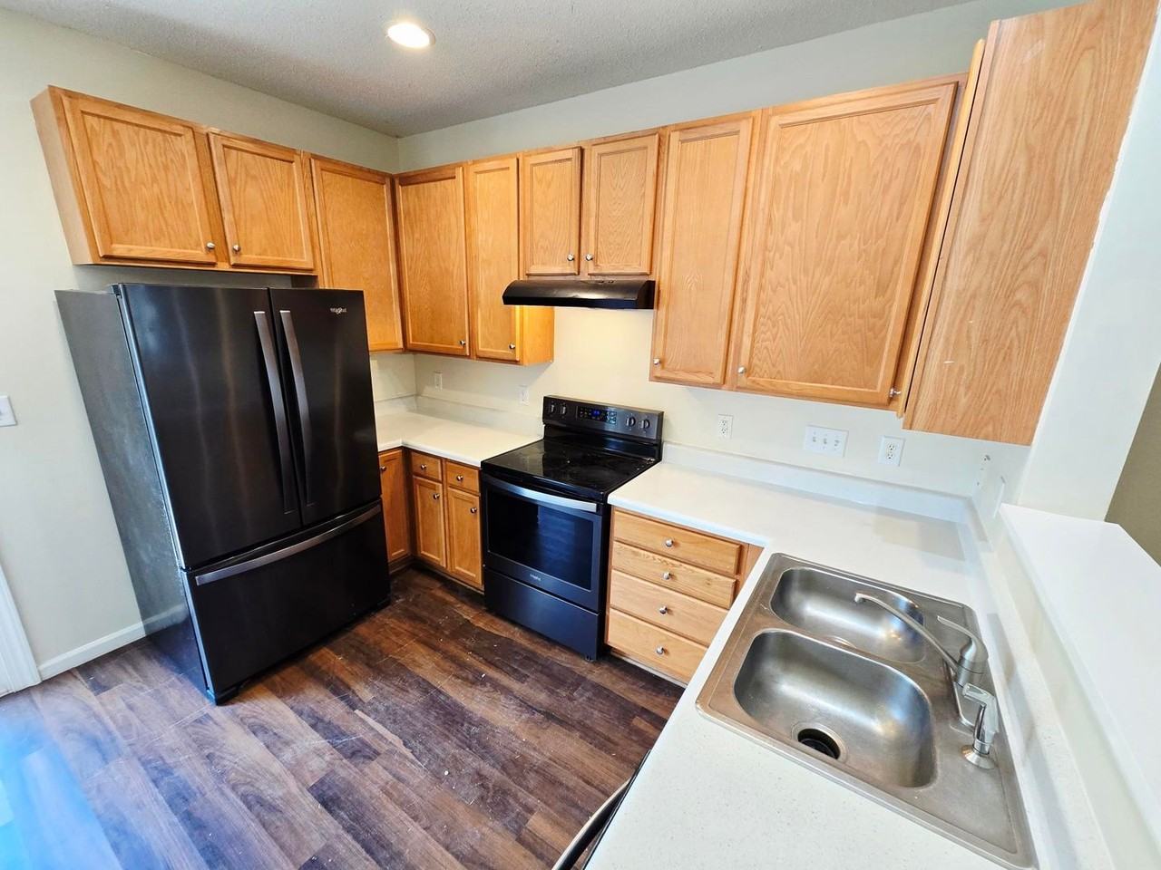 1204 Glory Vine Rd - Photo 5 of 24