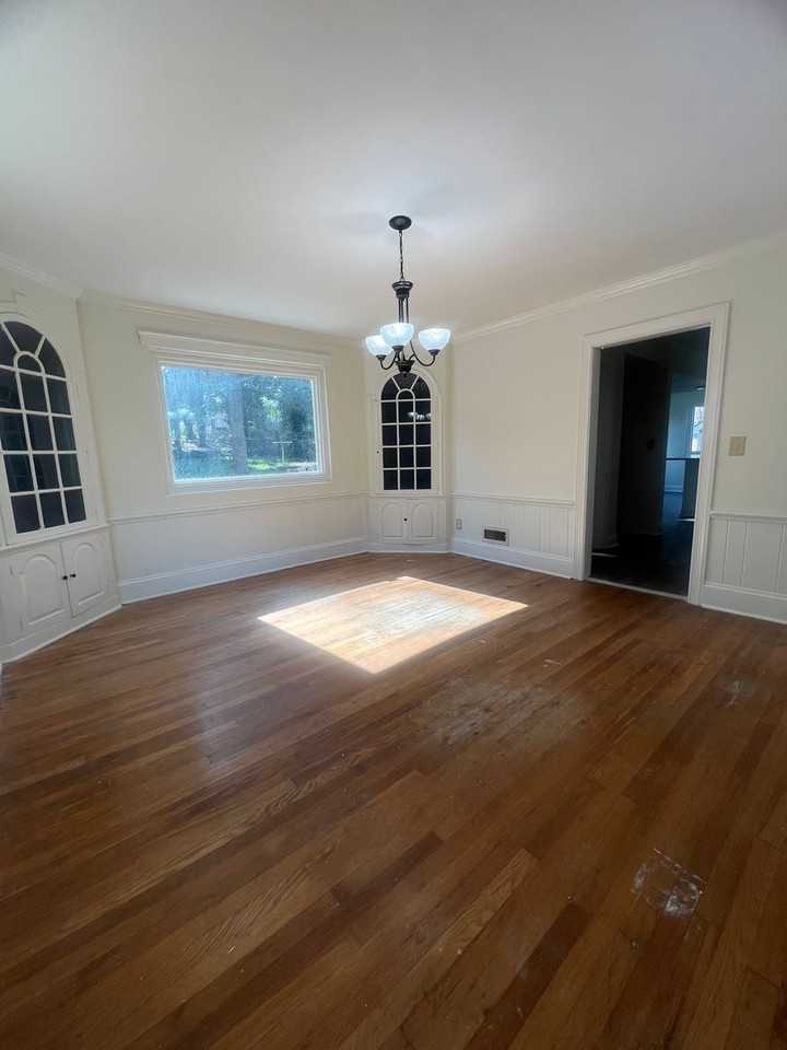 311 Ridgewood Ave - Photo 5 of 25