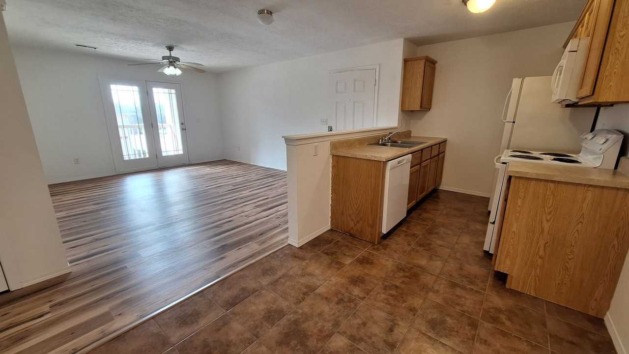 Collins Point 2 bedroom Apartment Home Ozark, MO - Photo 2 of 20