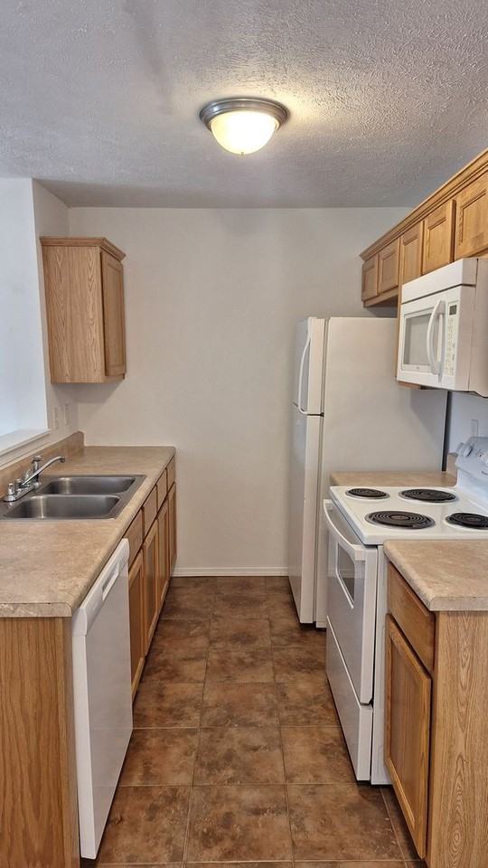 Collins Point 2 bedroom Apartment Home Ozark, MO - Photo 3 of 20