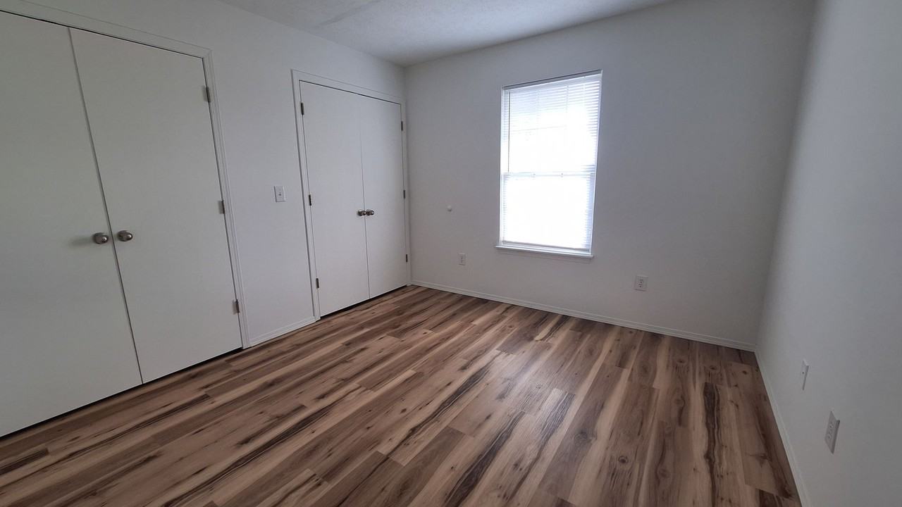 Collins Point 2 bedroom Apartment Home Ozark, MO - Photo 7 of 20
